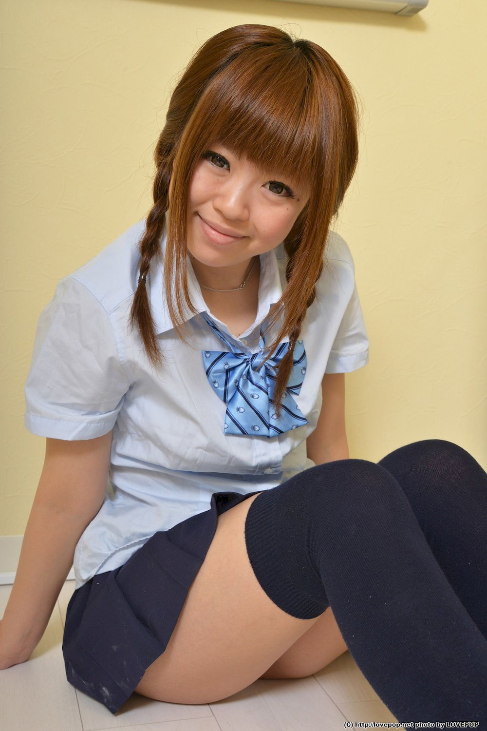 2/62P  Ayu [պLOVEPOPӰ] Mikami Photoset 񤢤 P.7