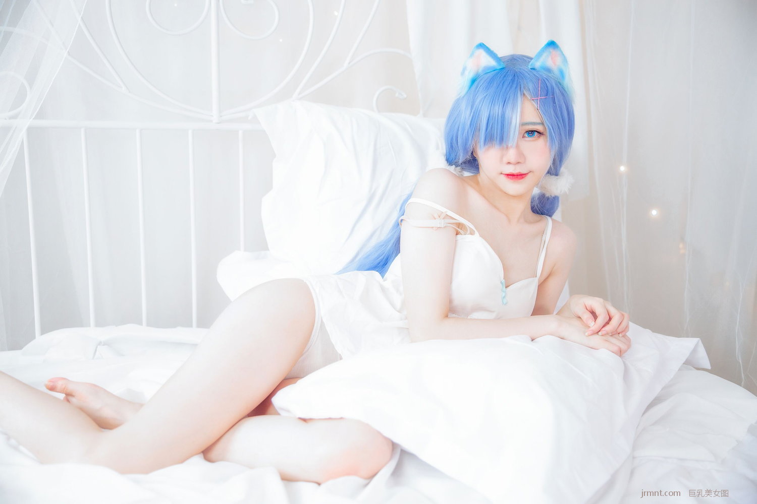 Kitty/49P ] [Coser  ΰ͸ allyDorasnow  em White P.7