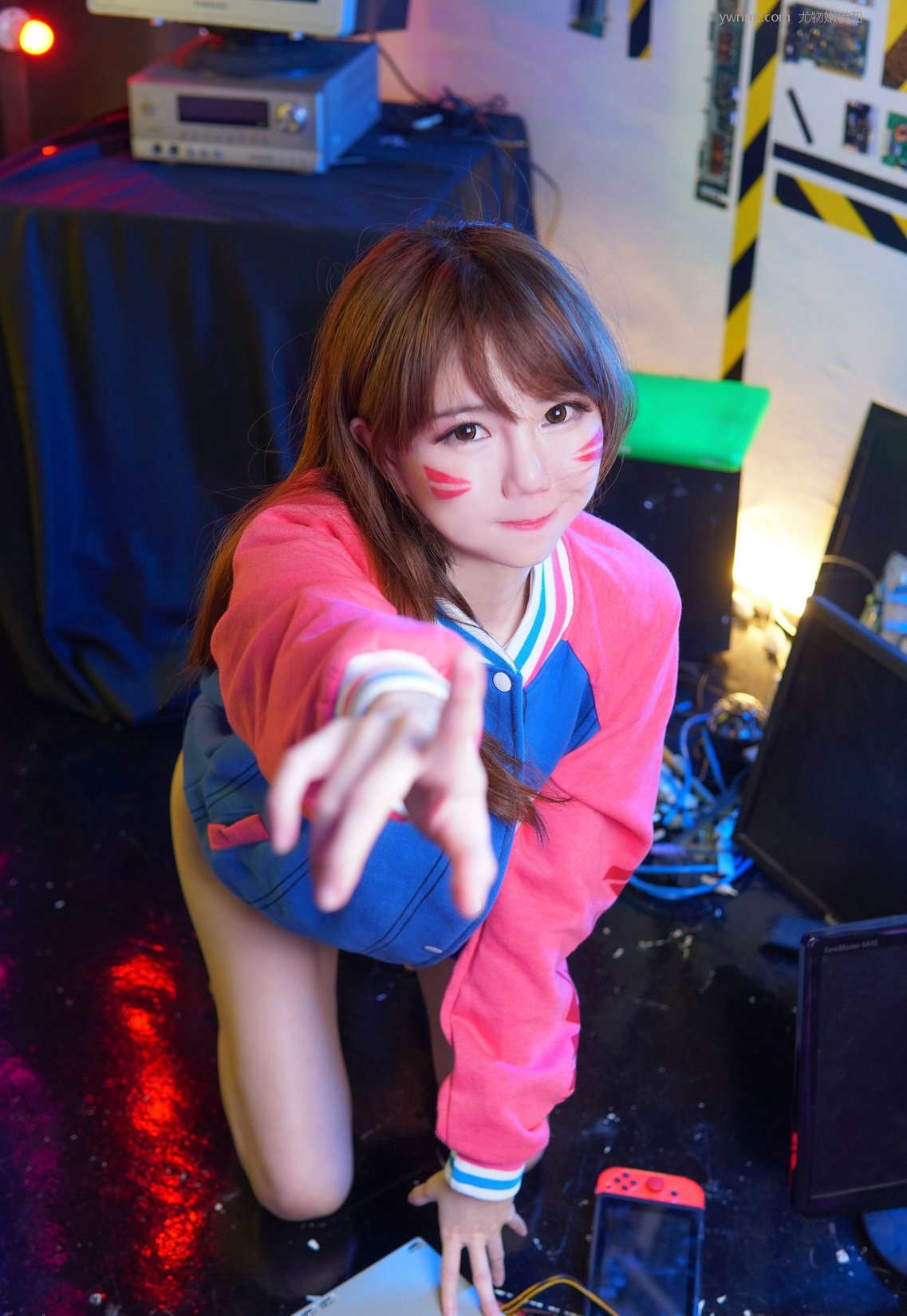 Dorasnow DVA Girl Gamer Ʒͼ [10P Sally Ӱ 103MB]  P.1 